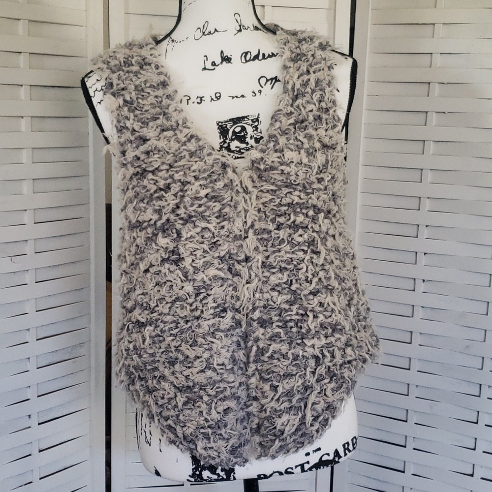 Free People gray and cream faux fur teddy woman vest S